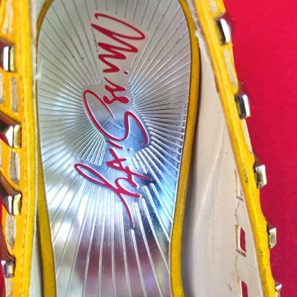 Miss Sixty formal heels in yellow - Picture 2 of 6